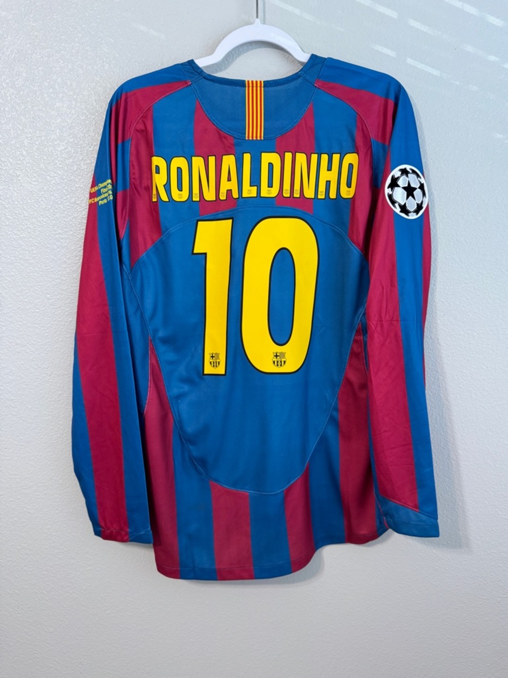 Vintage Barcelona 2006 Ronaldinho UCL final long sleeve soccer jersey